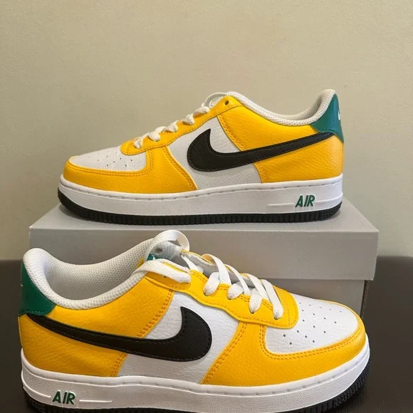 NIB Big Kid Nike Air Force 1 Low - FN8008-700 - University Gold/Black - Picture 4 of 7